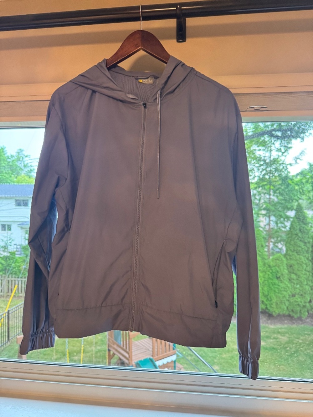 Zella Travel Lite Windbreaker